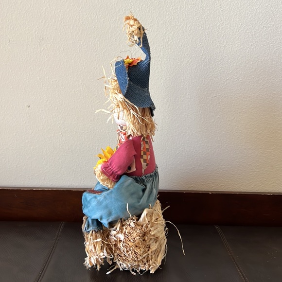 Vtg Fall Festival Sitting Scarecrow on Haystack w/ Sunflowers - Picture 3 of 8